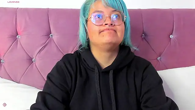 lucky-leah online show from March 6, 3:35 am