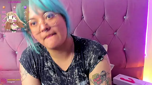 lucky-leah online show from March 12, 6:51 am