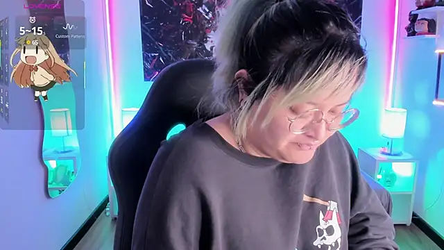 lucky-leah online show from September 11, 4:01 am