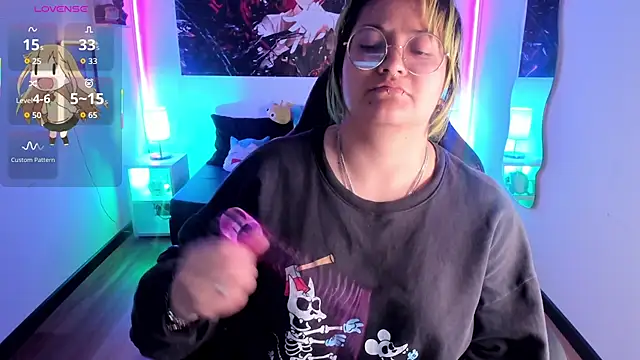 lucky-leah online show from September 24, 4:16 am