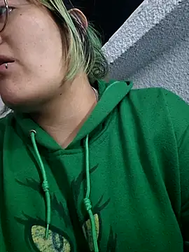 lucky-leah online show from October 10, 3:38 am