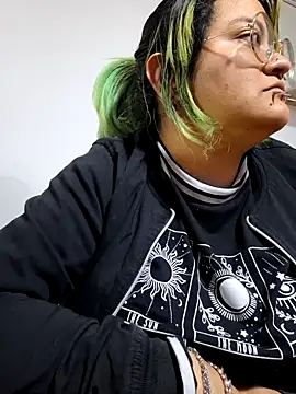 lucky-leah online show from October 12, 3:27 am