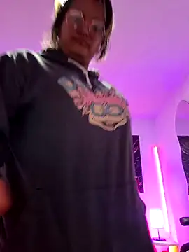 lucky-leah online show from October 15, 3:50 am