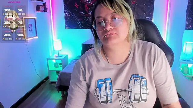 lucky-leah online show from October 23, 3:28 am