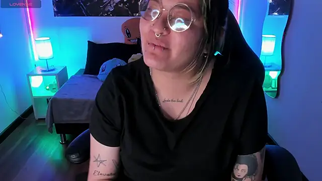 lucky-leah online show from November 29, 3:53 am