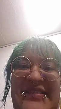 lucky-leah online show from March 8, 3:21 am