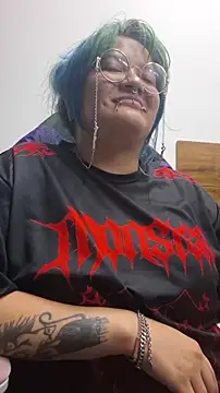 lucky-leah online show from March 18, 4:04 am