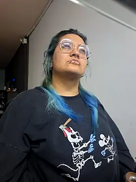 lucky-leah online show from April 7, 3:40 am