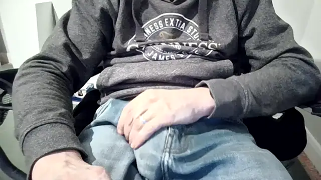 Snapshot of hornyguyuk1973 chatting on March 4, 11:00 pm hornyguyuk1973 online show from March 4, 11:00 pm