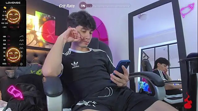 Santi delacruz online show from December 3, 8:39 pm