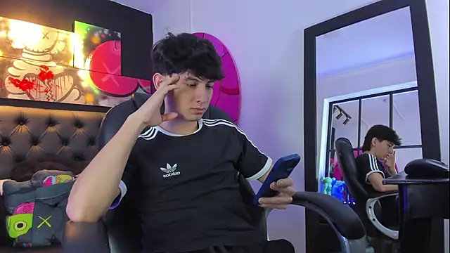 Santi delacruz online show from December 12, 2:00 pm