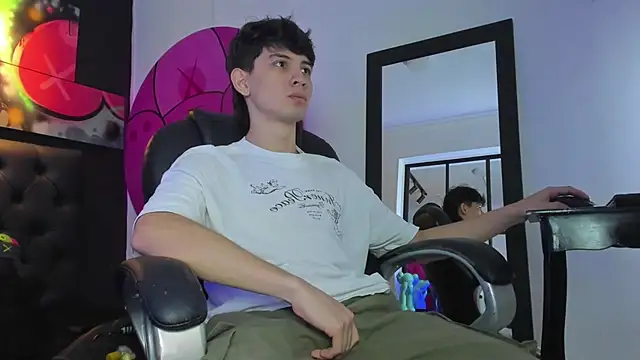 Santi delacruz online show from March 5, 2:45 pm