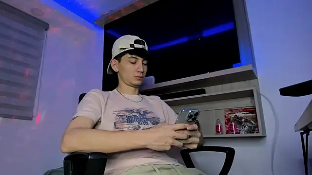 Santi delacruz online show from October 16, 5:41 am