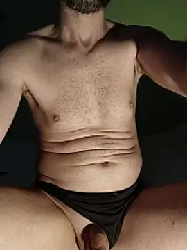 Snapshot of niesmialy39oon chatting on November 17, 4:35 pm niesmialy39oon online show from November 17, 4:35 pm