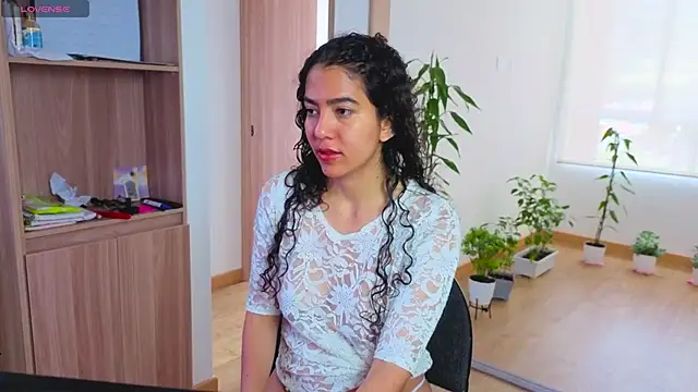 Snapshot of arteverena chatting on June 4, 6:14 pm arteverena online show from June 4, 6:14 pm