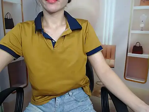 Love bug15 online show from September 15, 2:00 am