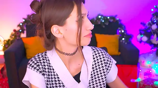 MollyPerry online show from December 15, 1:24 am