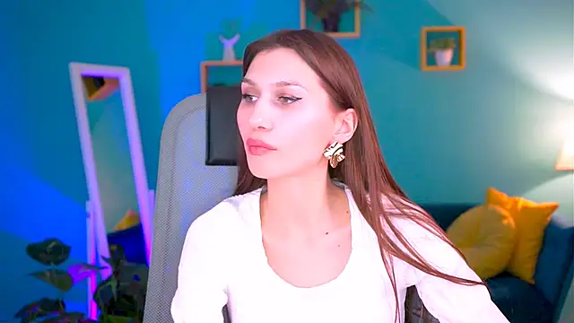 MollyPerry online show from February 14, 4:31 pm