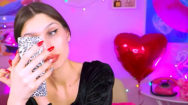 MollyPerry online show from February 19, 10:20 pm