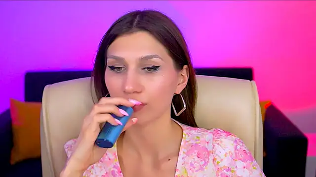 MollyPerry online show from March 15, 7:27 pm