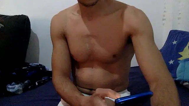 boycudi online show from February 17, 1:32 pm