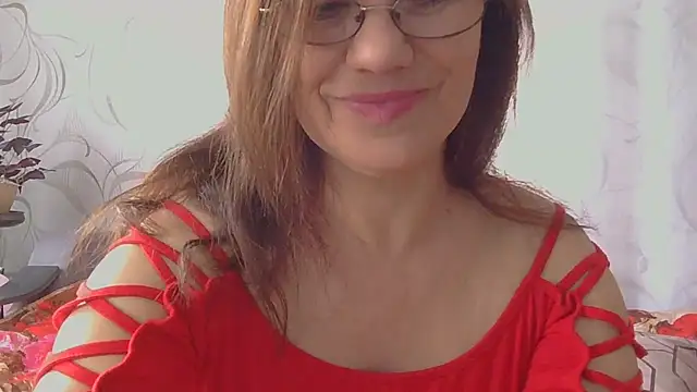 Snapshot of KittyyLaBeauty chatting on March 15, 6:47 am KittyyLaBeauty online show from March 15, 6:47 am