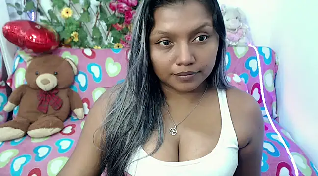 Snapshot of sexysusan4you chatting on December 19, 5:18 pm sexysusan4you online show from December 19, 5:18 pm