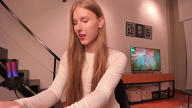 Mira Lite online show from April 6, 2:42 am