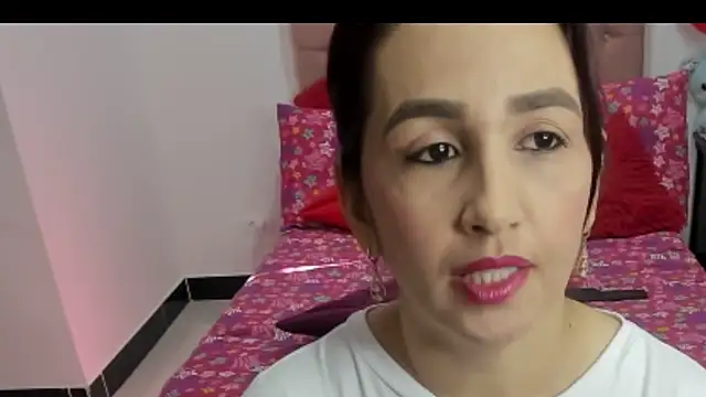 Snapshot of Karoline_Moore chatting on February 20, 9:20 pm Karoline Moore online show from February 20, 9:20 pm