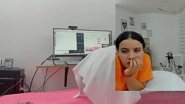 Daki Ume  online show from November 2, 2:14 am