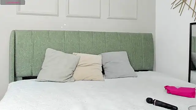 Snapshot of Sussanewolf chatting on November 8, 12:27 pm Sussanewolf online show from November 8, 12:27 pm