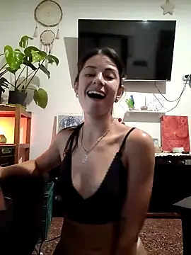 Snapshot of latinkiera chatting on February 13, 10:43 pm latinkiera online show from February 13, 10:43 pm