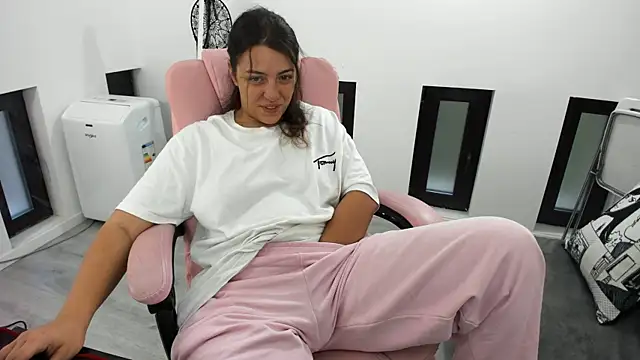 Dyana Kaylinn online show from September 12, 4:23 am