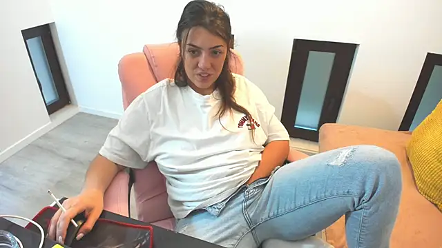 Dyana Kaylinn online show from November 16, 5:35 am