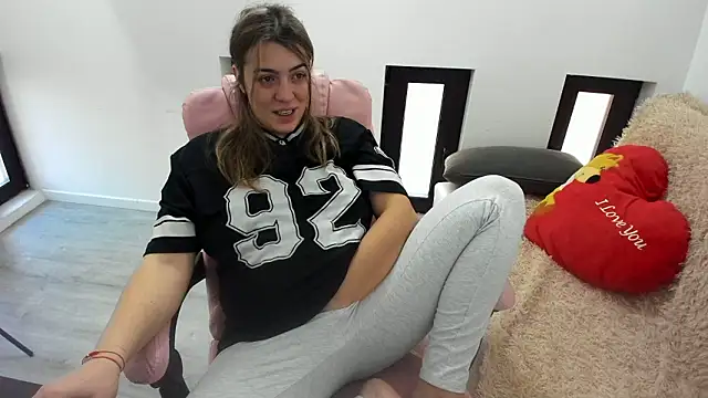 Dyana Kaylinn online show from March 9, 5:11 am