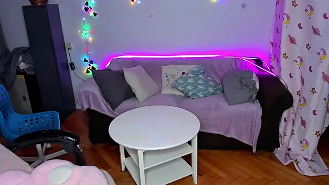 Snapshot of Evelyn_Harper@xh chatting on November 8, 12:11 am Evelyn Harperxh online show from November 8, 12:11 am