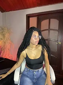 nayah   online show from January 30, 8:10 pm