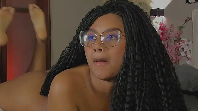 nayah   online show from February 13, 10:43 pm