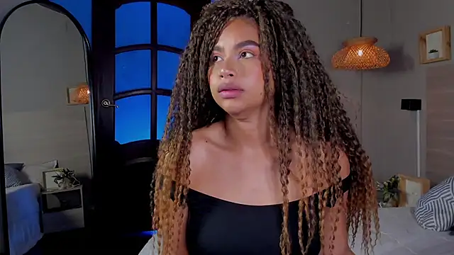 nayah   online show from October 22, 7:24 pm