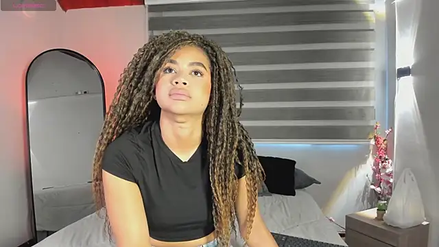 nayah   online show from November 18, 7:51 pm