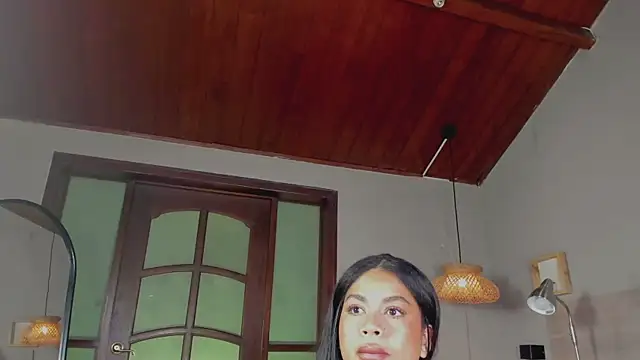 nayah   online show from December 17, 7:42 pm