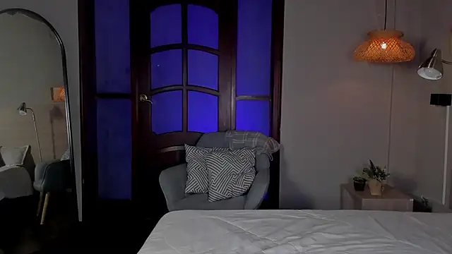 nayah   online show from January 6, 7:50 pm