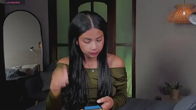 nayah   online show from January 9, 7:59 pm