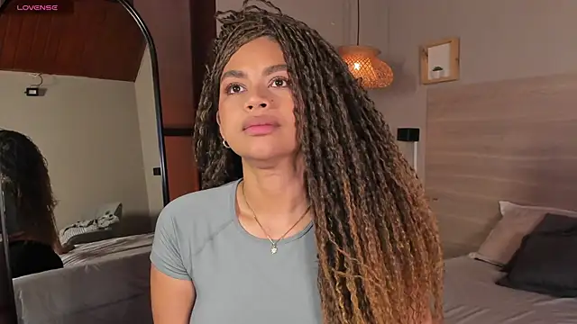 nayah   online show from April 16, 7:58 pm