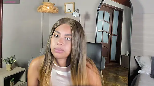 nayah   online show from May 26, 9:11 pm