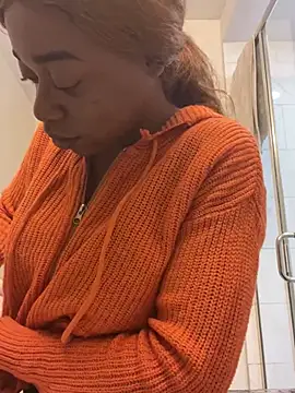 MommyConfident online show from December 13, 4:33 am