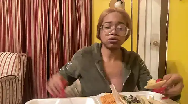 MommyConfident online show from January 11, 4:06 am