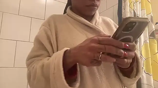 MommyConfident online show from February 1, 1:34 am