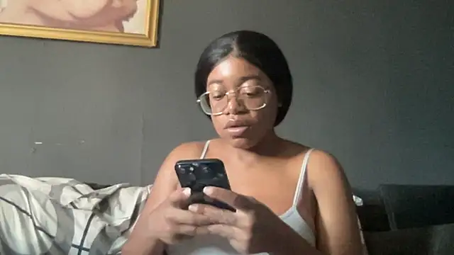 MommyConfident online show from September 28, 6:02 pm