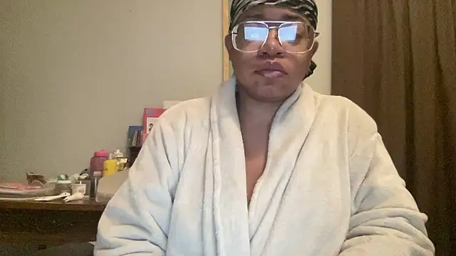 MommyConfident online show from January 10, 10:58 pm